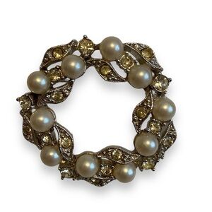Vintage 80s Pearl Garland Brooch Silver Tone White